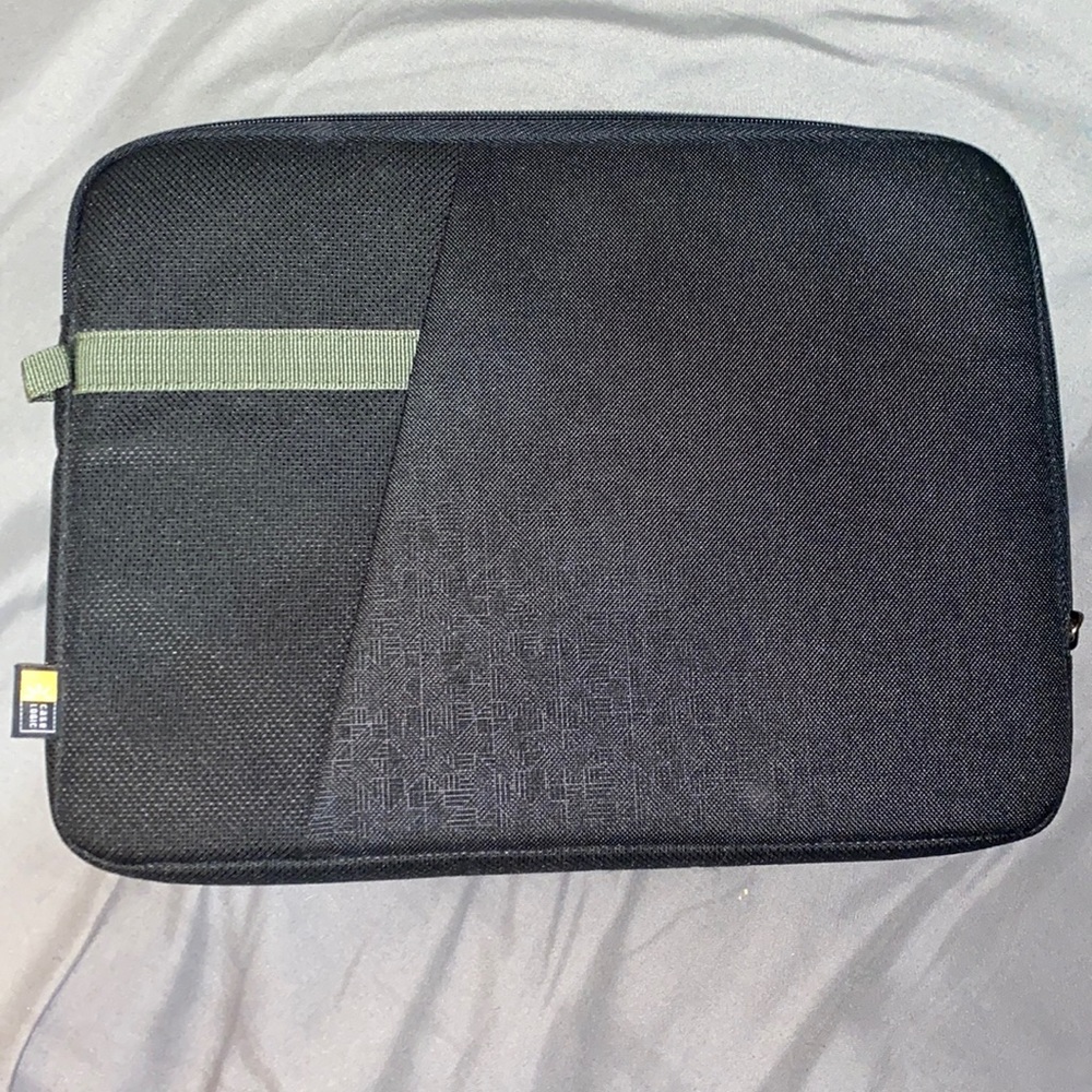 Small Chrome book case